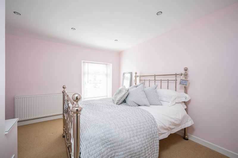 Bedroom- click for photo gallery